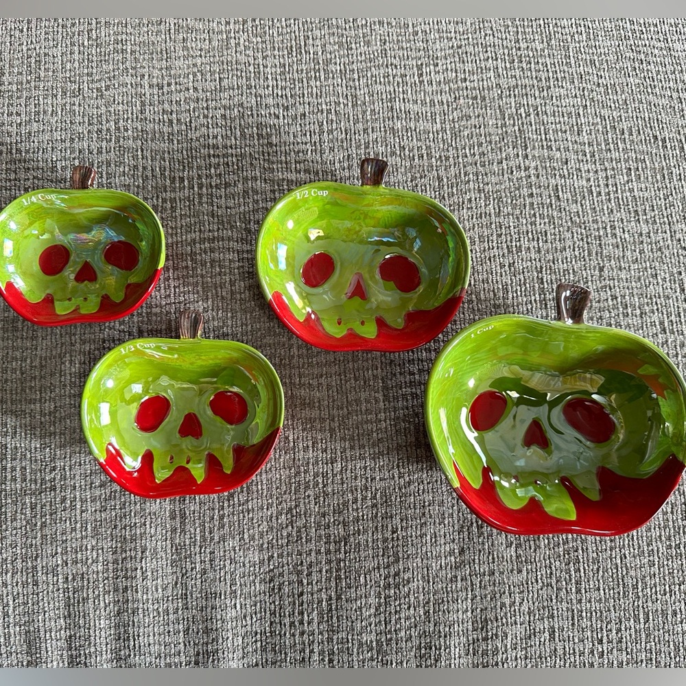 Disney Snow White Villians Poison Apple Halloween Measuring Cups